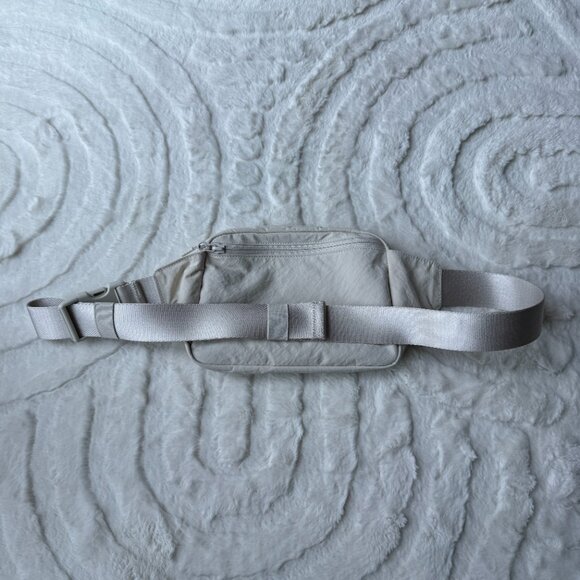 Lululemon Everywhere Belt Bag White Opal Large 2L - Picture 2 of 7